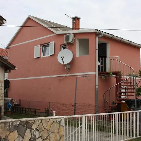 6149b Апартаменты *