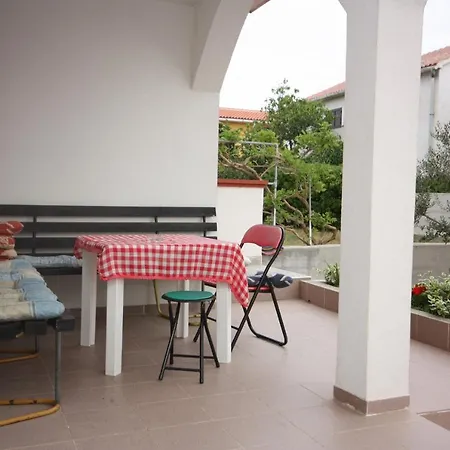 Apartment 6149b Nin
